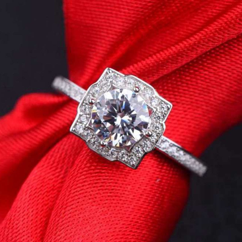 Silver Moissanite Class Retro White Ring