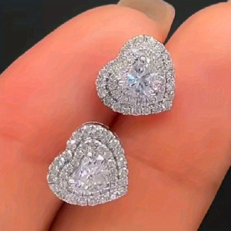 Heart Design Earring With Sparkling zirconia Stud Earring Elegant and cute Silver plated